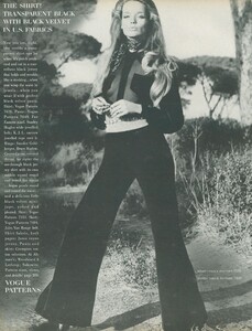 Shirt_Rubartelli_US_Vogue_January_15th_1969_07.thumb.jpg.4d122454af9b9c214b8d22bbf793e911.jpg
