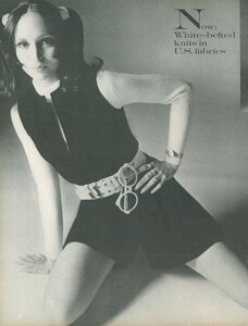 Stern_US_Vogue_January_15th_1969_15.thumb.jpg.925c09f64a7bab339fe9e8dc5e97d8c8.jpg