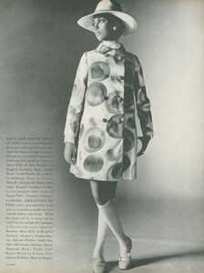 Stern_US_Vogue_January_15th_1969_18.thumb.jpg.8b40f0369ee28dc9fea04a6fa3aaa5b3.jpg
