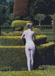 Thigh_Ritts_US_Vogue_June_1996_04.thumb.jpg.2f59eada28c763492ce8313f228342cd.jpg