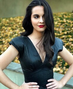 Vanessa-Marano_-Social-Media-Pics-14.jpg