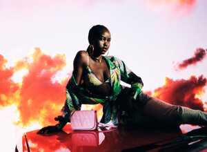 Versace-Holiday-2020-21.jpg