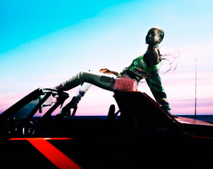 Versace-Holiday-2020-22.jpg