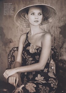 Vietnam_Weber_US_Vogue_June_1996_15.thumb.jpg.2b97edd993e6042415738740aad9e329.jpg