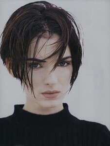 WR_Maser_US_Vogue_November_1992_02.thumb.jpg.9b41b0086ba041b73702d513fe083314.jpg