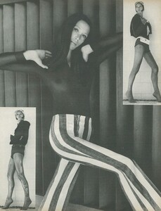 Young_Parkinson_US_Vogue_January_15th_1969_22.thumb.jpg.196210e77c012b203ce4ef26d50d89a7.jpg
