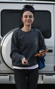 alessandra-torresani-shopping-at-trader-joe-s-in-los-angeles-12-02-2017-0.jpg