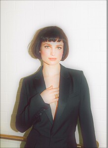 alison-sudol-ladygunn-magazine-7.jpg