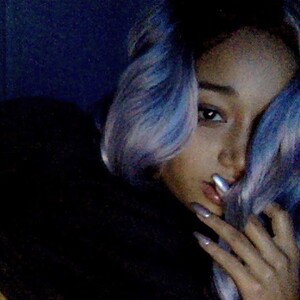 amandlastenberg_127086312_367292831170912_2954825098221369863_n.jpg