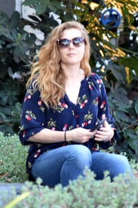 amy-adams-out-and-about-in-west-hollywood-02-02-2018-6.jpg