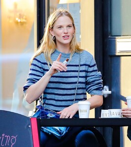 anne-vyalitsyna-out-for-coffee-at-the-kava-in-new-york-10-23-2020-4.jpg