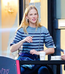 anne-vyalitsyna-out-for-coffee-at-the-kava-in-new-york-10-23-2020-8.jpg