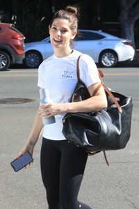 ashley-greene-out-in-los-angeles-9.jpg