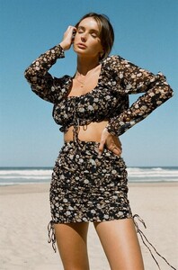 avri-skirt-026eef92-bdc1-4ba0-88b2-b12b99bbdb0d.jpg