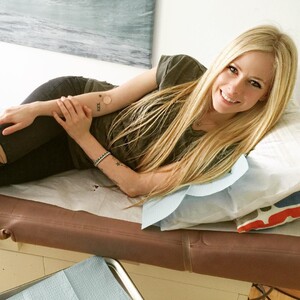 avril-lavigne-for-your-consideration-2015-year-in-review-26.jpg