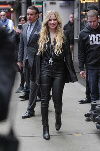 avril-lavigne-in-a-black-blouse-leaves-good-morning-america-in-nyc-02-15-2019-3.jpg