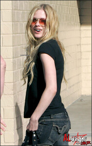 avril-lavigneass-like-that-21.jpg