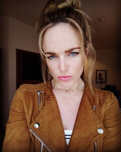 caity-lotz-instagram-thread-132.jpg