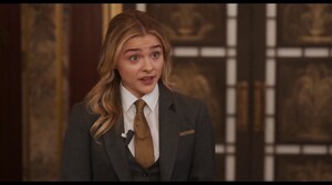 chloe-grace-moretz-tom-and-jerry-2021-1.jpg