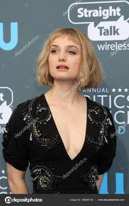 depositphotos_180085154-stock-photo-actress-alison-sudol.jpg