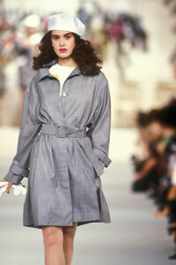dior-ss-1988-1.thumb.jpg.393c5b0b59802c7dd59322f72557e995.jpg