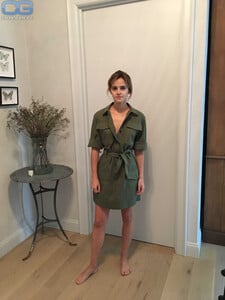 emma-watson-feet-67233.jpeg