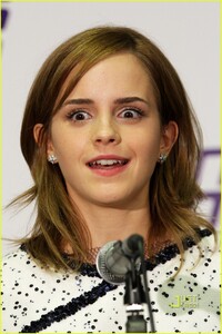 emma-watson-national-movie-awards-13.jpg