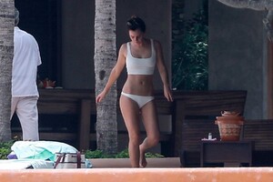 emma-watson-relaxes-in-a-white-bikini-during-her-vacation-in-cabo-san-lucas-mexico-040619_13.jpg
