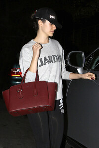emmy-rossum-leaving-soulcycle-in-la-11262014-5.jpg