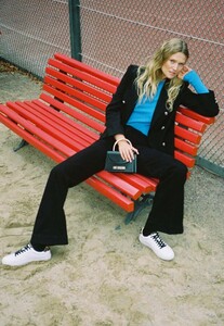 gYLMg-8OTQ8.jpg