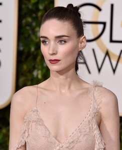 golden-globes-beauty-rooney-mara.jpg