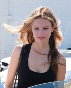 halston-sage-in-jeans-out-in-beverly-hills-07-10-2015_4.jpg