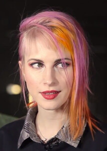 hayley-williams-hair-orange-pink-mock-sidecut.jpg
