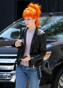 hayley-williams-out-and-about-in-los-angeles-05-23-2015_3.jpg