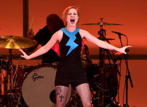 hayley-williams-performs-onstage-during-we-can-survive-2014-at-the-hollywood-bowl-10242014-44.jpg