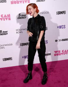 hayley-williams-performs-onstage-during-we-can-survive-2014-at-the-hollywood-bowl-10242014-5.jpg