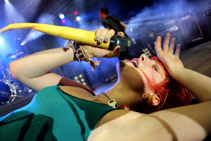 hayley-williams-s1024x683-436605.jpg