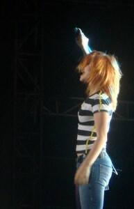 hayley_williams__paramore__by_krystaltrinity.jpg