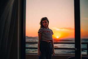 hs945728394010.jpg