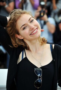 imogen-poots-11.jpg