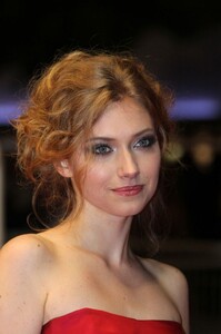 imogen-poots-12.jpg