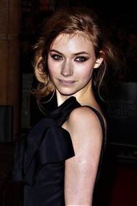 imogen-poots-24.jpg