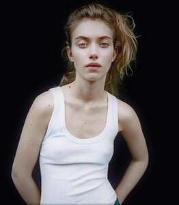 imogen-poots-sexy-pics.jpg