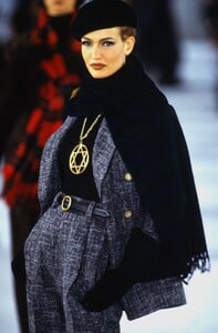 isaac-mizrahi-fw-1991-2.thumb.jpg.550514abb39496b0f1ec2e739b050500.jpg