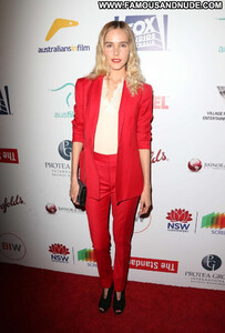 isabel-lucas-celebrity-paparazzi-australia-beautiful-posing-hot-australian-awards-14.jpg