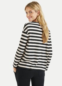 juvia-longsleeve-113-rear-5de67a0466c84-sm.jpg