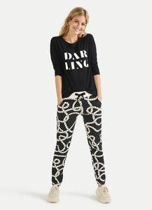 juvia-regular-fit-sweatpants-110-detail-1-5de6775e87179-sm.jpg