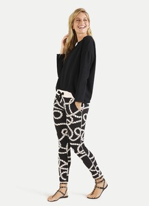 juvia-slim-fit-sweatpants-110-detail-1-5de6774d1ee56-sm.jpg