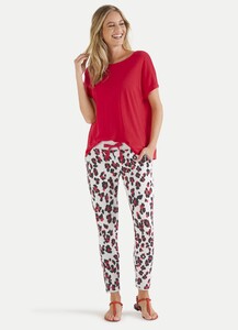 juvia-slim-fit-sweatpants-910-1-detail-1-5fad239065746-sm.jpg