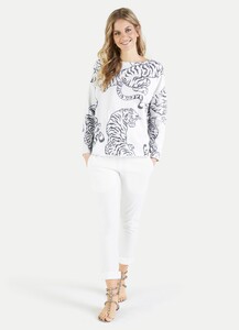 juvia-sweatshirt-100-detail-1-5ccad760187ae-sm.jpg